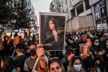 Al menos 8 muertos durante las protestas por la muerte de Mahsa Amini en Irán