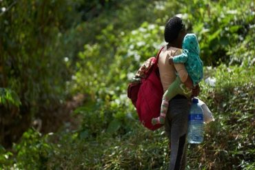 Falleció un niño venezolano de 6 años de edad en la selva del Darién tras un asalto de grupo armado contra migrantes (el tío resultó herido)