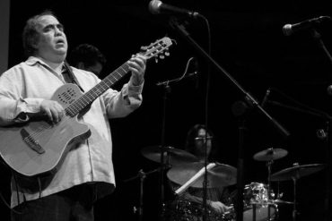En redes lamentan la repentina muerte del músico y compositor venezolano Aquiles Báez: falleció de un infarto en Alemania