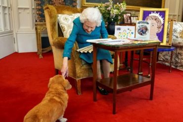 Los famosos perros corgis de Isabel II fueron adoptados por su hijo, el príncipe Andrés