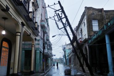 Cuba quedó completamente a oscuras: sufre apagón generalizado tras paso de huracán Ian, que causó daños en la red de servicio eléctrico