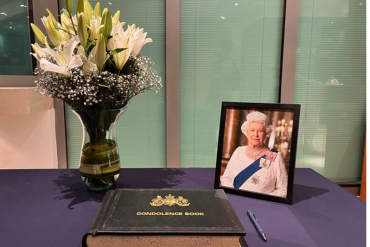 Embajada británica en Caracas abrió un libro de condolencias para quienes quieran rendir homenaje a la Reina Isabel II