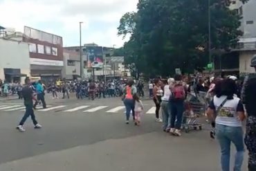 Protestan en Plaza Venezuela este #1Sep por aumento del pasaje en la ruta Caracas-La Guaira (+Video)