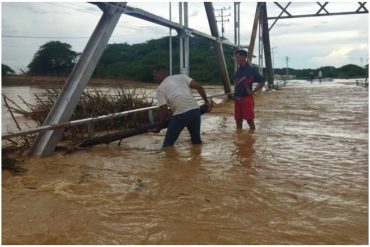 “Lo perdimos todo”: al menos 460 afectados tras desbordarse el río Coro por lluvias en la madrugada del #6Oct (+Videos)