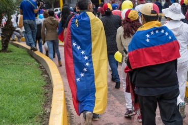 Denuncian que los migrantes venezolanos son usados por políticos para hacer campaña en Colombia: exministro de Defensa los acusó de ser criminales (+Video)