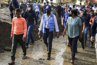 “Tenemos suministros que pondremos a disposición”: Naciones Unidas recorrió el arrasado pueblo de las Las Tejerías, que entierra a sus muertos (+Fotos)