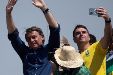 «Levantemos la cabeza y no renunciemos a Brasil»: Hijo de Bolsonaro rompió el silencio de su papá y tuiteó este mensaje tras la victoria de Lula