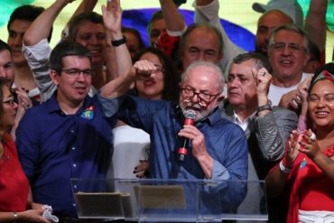 Lula promete «restablecer la paz» y «gobernar para todos» tras su reñida victoria electoral