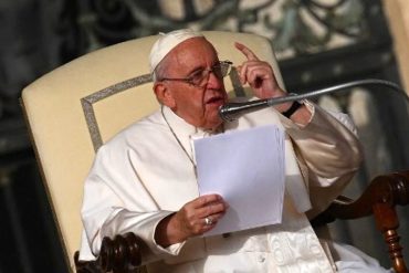 “Tengamos una Navidad más humilde”: El papa Francisco recomienda reducir las compras en estas fiestas