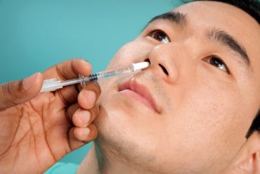 China comenzó aplicación de su vacuna nasal contra el COVID-19: se utiliza como dosis de refuerzo