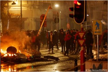 Violentos disturbios en Bruselas tras derrota de Bélgica ante Marruecos: destruyeron mobiliario y confrontaron a la policía (+Video)