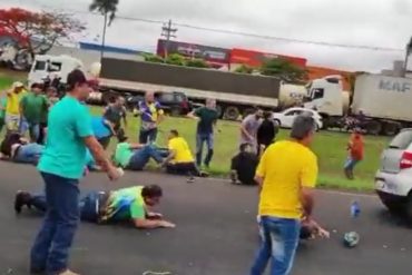 Sujeto atropelló a seguidores de Bolsonaro que trancaban una calle en Sao Paulo (+Video)