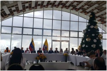 Gobierno de Colombia y ELN mantienen hermetismo en tercer día de negociaciones en Caracas