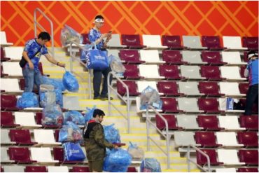 Hinchas japoneses explicaron por qué limpian los estadios al terminar los partidos: “Nos enseñaron eso desde niños” (+Video)