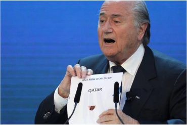 Blatter afirma que fue un «error» designar a Catar como sede del Mundial y señala a Platini, también culpó a Sarkozy