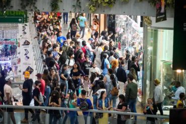 Así fueron las impresionantes largas colas durante el Black Friday en el Sambil y otros comercios de Caracas (+Videos +Fotos)