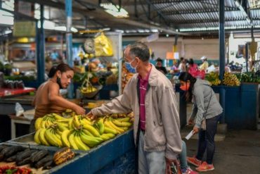 Para que un hogar no sea pobre, al menos 2 de cada 3 miembros de una familia venezolana deben tener un empleo, según Encovi