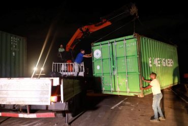 Este #15Dic continúa la remoción de los contenedores en el puente Tienditas para la apertura de la frontera