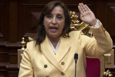 La presidenta de Perú plantea adelantar elecciones a diciembre de 2023