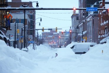 Al menos 47 muertos en los últimos días en EEUU por el impacto de la tormenta Elliot que congeló la Navidad (+Videos y fotos impactantes)