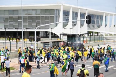 Simpatizantes de Bolsonaro invadieron el Congreso de Brasil en manifestación contra Lula (+Videos)