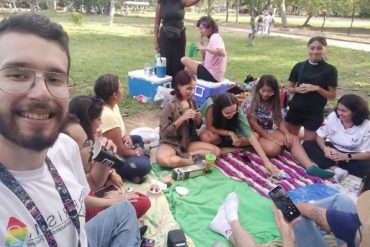 Denuncian acto de homofobia contra jóvenes por darse un beso en el Parque del Este por parte de policías de Miranda (+Videos)