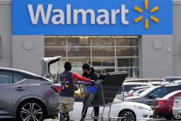 Walmart aumentará salario a sus empleados: ganarán $14 por hora, dos veces más que el sueldo mínimo mensual en Venezuela