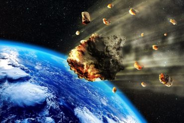 Asteroide del tamaño de un autobús pasó rozando la Tierra recientemente: fue descubierto este año