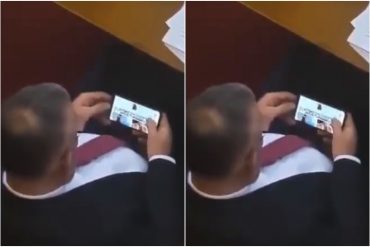 Renunció un diputado serbio al que pillaron viendo pornografía durante una tensa sesión parlamentaria (+Video)