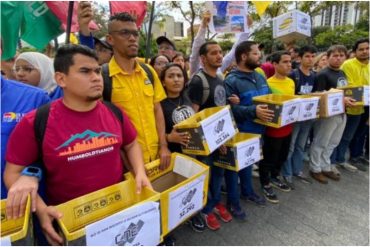 Jóvenes marchan en Caracas este #12Feb para exigir al régimen de Maduro derechos políticos y electorales