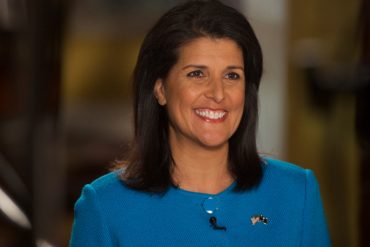 Promete patear a los «matones» del mundo con tacones: Nikki Haley se lanzó como candidata a las primarias republicanas (+Video)