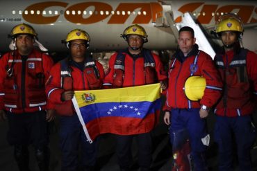 Rescatistas venezolanos llegaron este #9Feb a Siria con toneladas de ayuda humanitaria