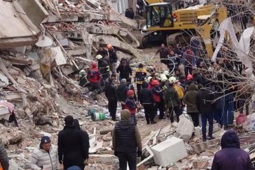 Más de 5.600 edificios colapsaron en Turquía y Siria por el terremoto: continúa la búsqueda de sobrevivientes (+Datos abrumadores)