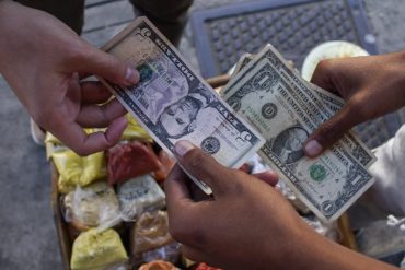 El precio del dólar oficial en Venezuela superó los 29 bolívares: ha subido 3% en lo que va de mes