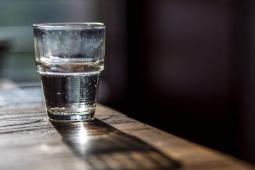 Hombre quedó en coma inducido tras ingerir 20 litros de agua en un día