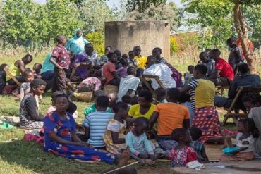 “He aprendido la lección de mi actitud irresponsable”: El ugandés que tiene 12 esposas y 102 hijos se arrepiente de sus decisiones