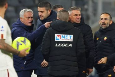 Sancionan a José Mourinho tras incidente con árbitro tras derrota de la Roma