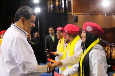 ¿130 bolívares mensuales? Maduro ordenó a ministra asignar cargos permanentes y “remuneración justa” a nuevos “especialistas de salud”