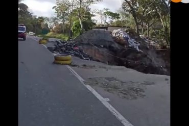 Alertan sobre peligrosa falla de borde en carretera vieja Charallave-Caracas (+Video)