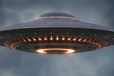“Viajero del tiempo” que afirma venir del año 2671 dice que el próximo #23Mar seremos invadidos por extraterrestres