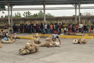 Yukpas tomaron el terminal de Machiques: denuncian que militares les impiden ir a Caracas a denunciar su situación ante el gobierno (+Video)