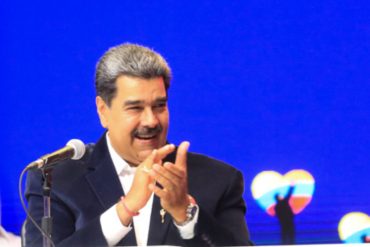 Maduro promete otra cinta costera de lujo para La Guaira pero no aumentó el salario mínimo (+Video)