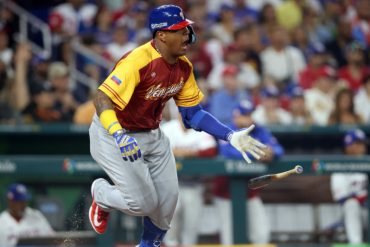 Venezuela lidera el Grupo D del Clásico Mundial de Béisbol tras ganar a Puerto Rico: noche perfecta para Salvador Pérez (+Video)