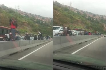 Se volcó una gandola en la autopista Caracas – La Guaira en horas de la mañana de este viernes #21Abr (+Video)