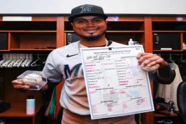 El venezolanos Luis Arráez se convierte en el primer jugador de los Marlins en batear la escalera (+Videos)