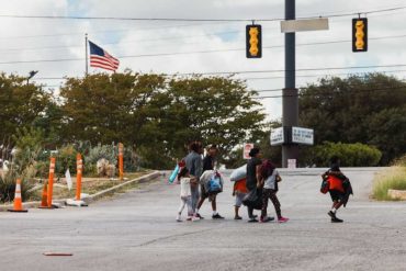 Estados Unidos creará centros para tramitar casos de migrantes en Colombia y Guatemala