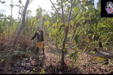 “Con las dos rodillas reventadas, pero voy a seguir”: El testimonio de un migrante venezolano que cruza la selva del Darién (+Video)