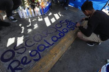 Encendieron velas en honor a los migrantes venezolanos fallecidos en incendio en México