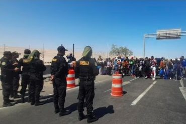Perú impide paso de decenas de migrantes venezolanos, haitianos y ecuatorianos que regresaban a sus países provenientes de Chile (+Video)