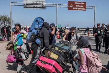 Chile confirmó vuelo de repatriación de venezolanos varados en la frontera con Perú y no será con la estatal Conviasa